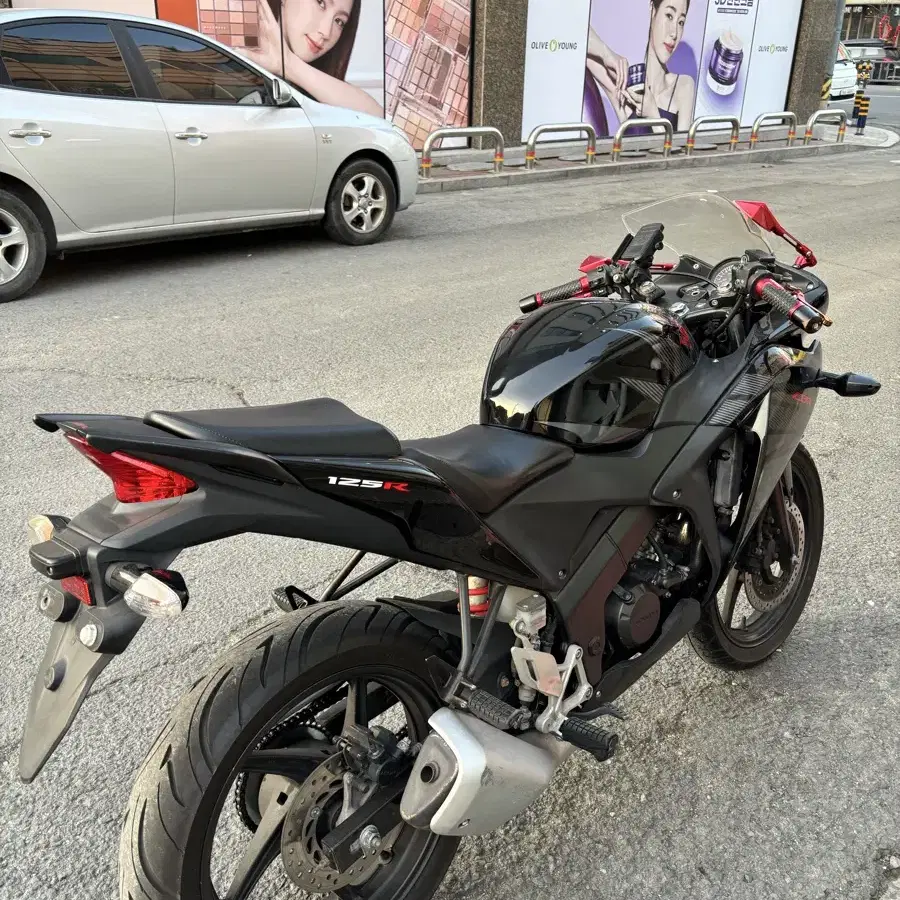 CBR125R 15년식 2만도 안된 거 급처