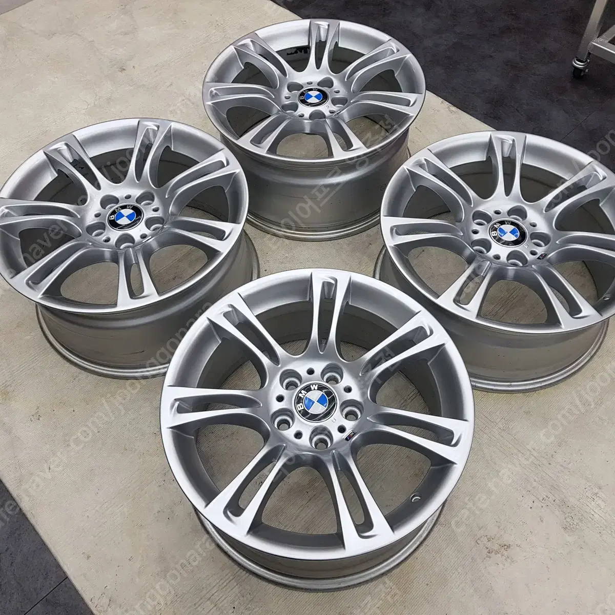 중고 18인치 순정휠 BMW 5시리즈 F10 M팩 350M 하이퍼실버