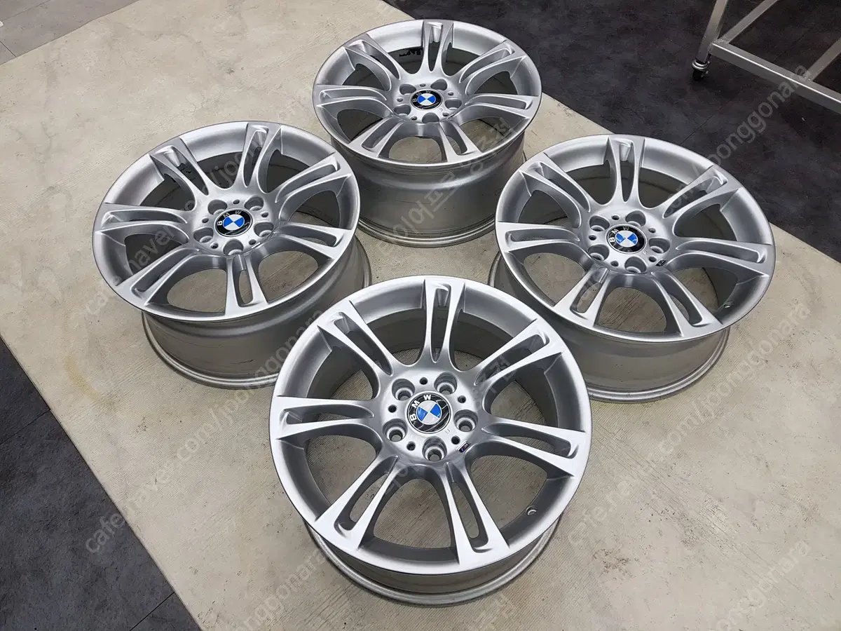 중고 18인치 순정휠 BMW 5시리즈 F10 M팩 350M 하이퍼실버