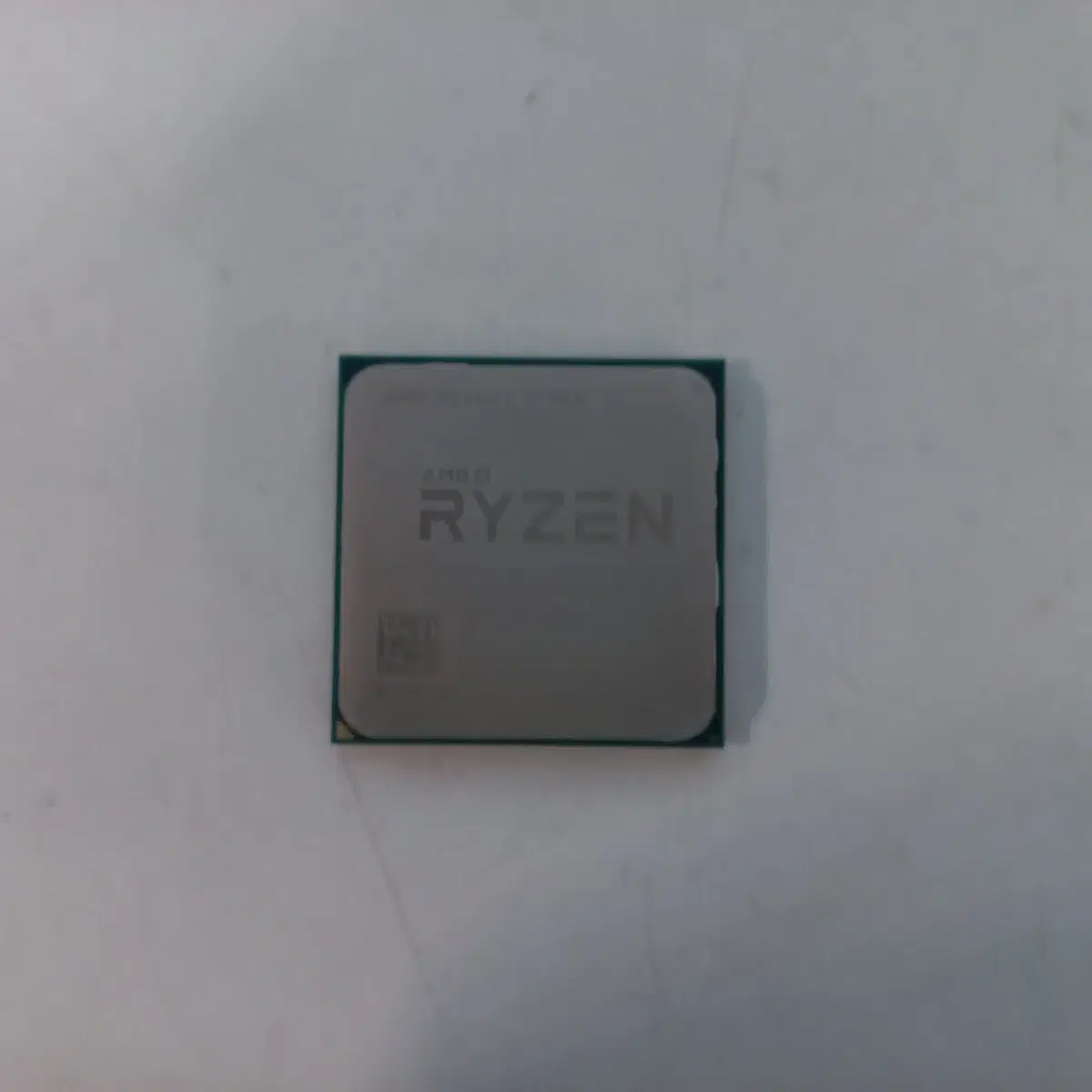 AMD 라이젠7 2700X (피나클 릿지)