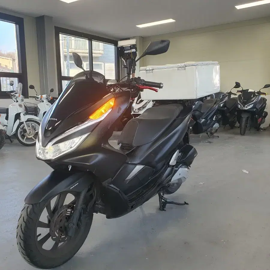 혼다 20년형 PCX125 7만Km 올정비차량 판매합니다.