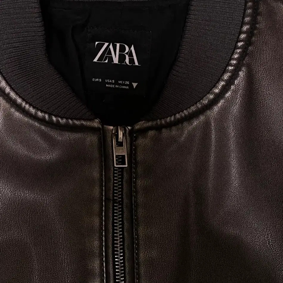 Zara 에코 레더 크롭 붐버 자켓 사이즈S