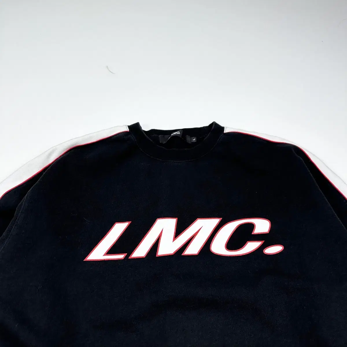 (L) LMC 스펠아웃 빅로고 맨투맨 블랙