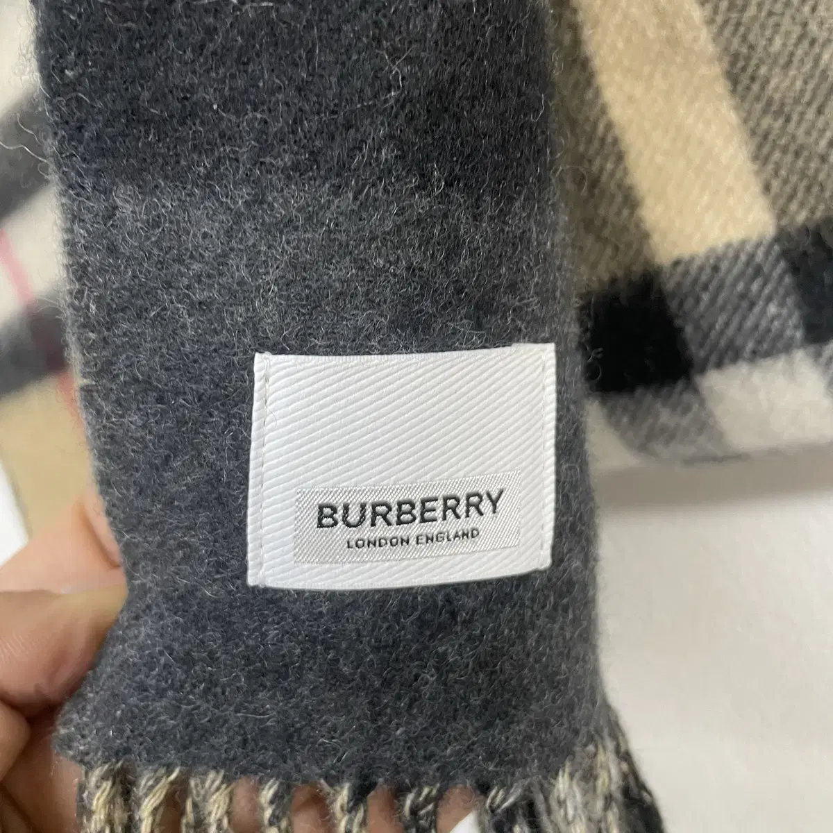 버버리 Burberry 컨트라스트 캐시미어 양면 스카프