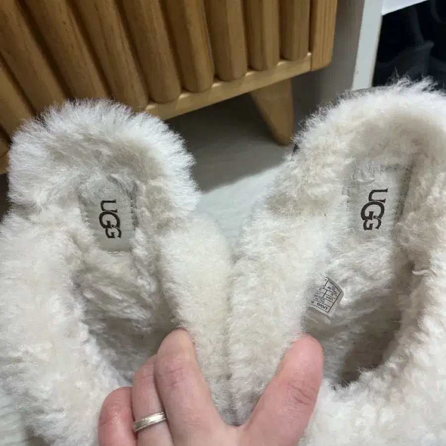 미국 어그 ugg 스커페트 디스케트 에스프레소 220 어그슬리퍼 1106