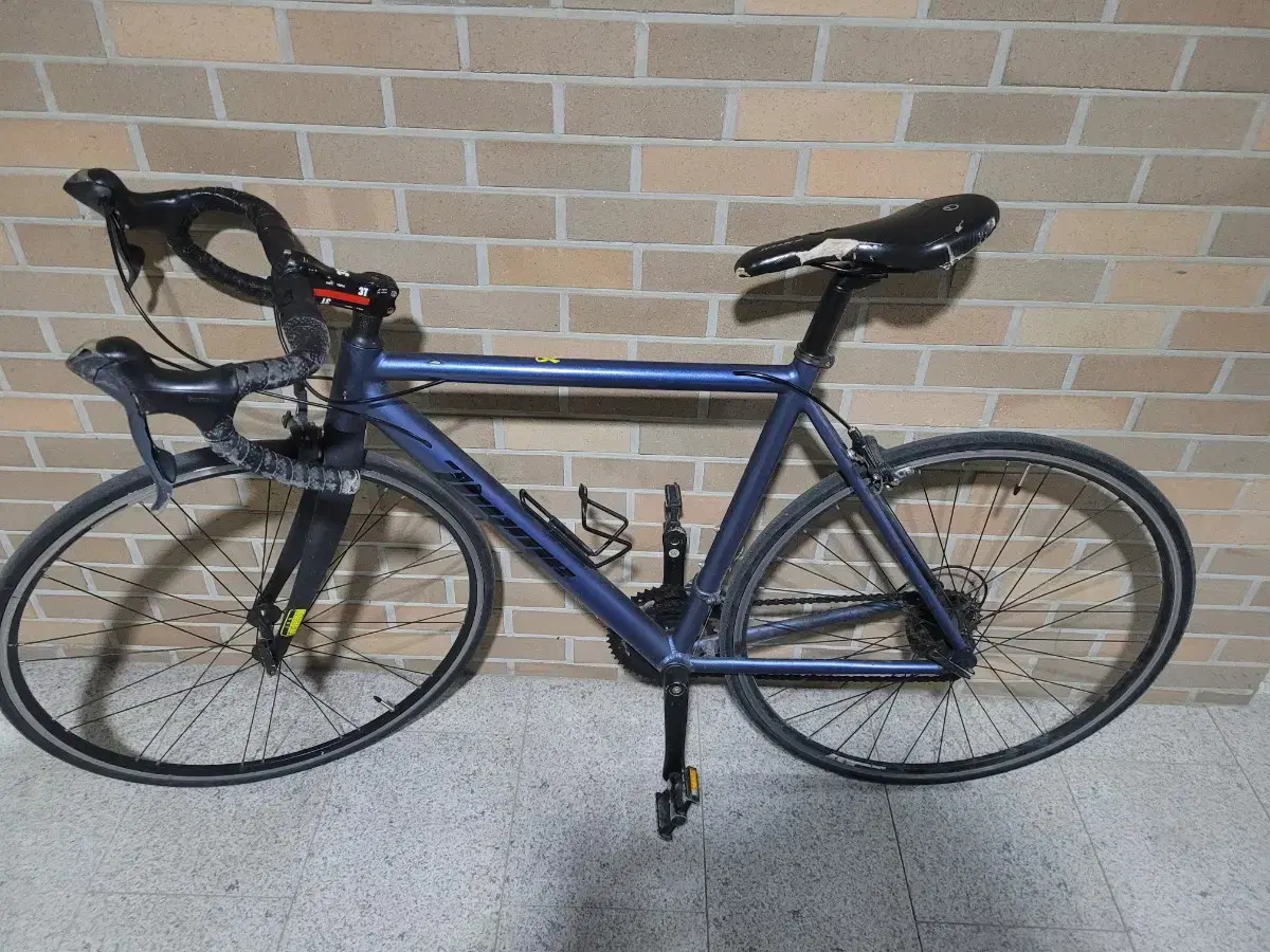 Road bike sold/rented (brand unknown)