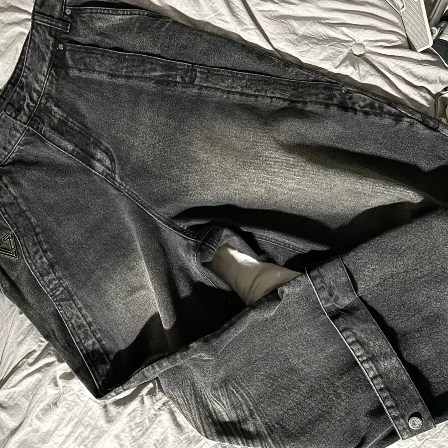 본바트 bold incision wide jeans