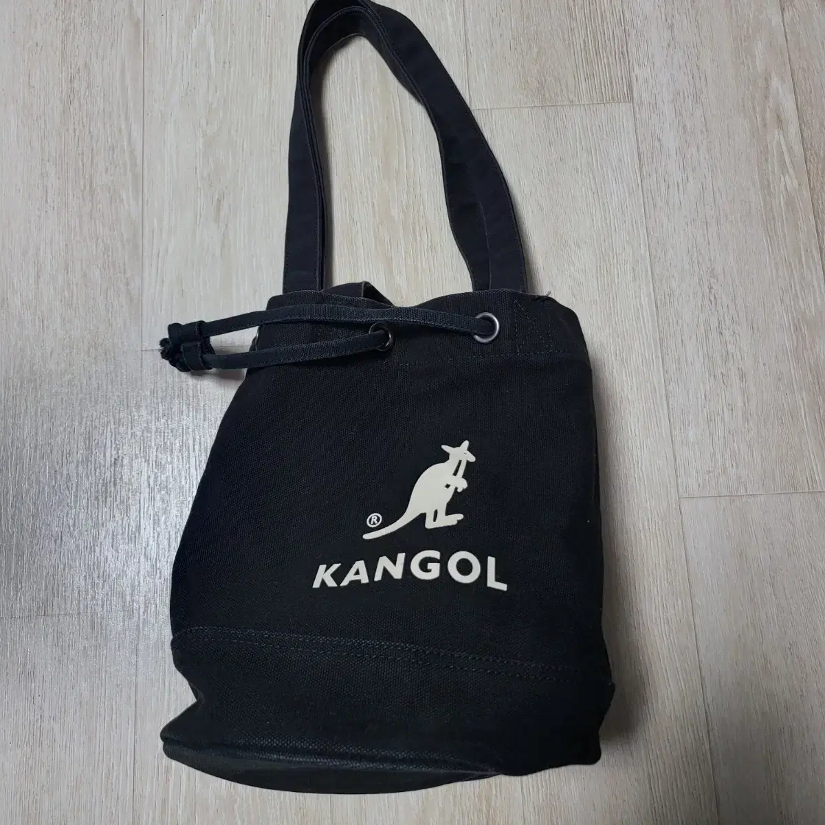 캉골 (KANGOL)복주머니 크로스백