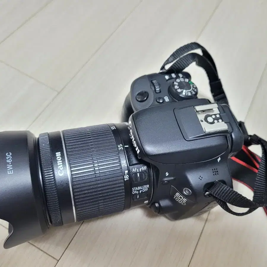 캐논 DSLR 카메라 EOS 100D 와 18-55 STM 렌즈 세트