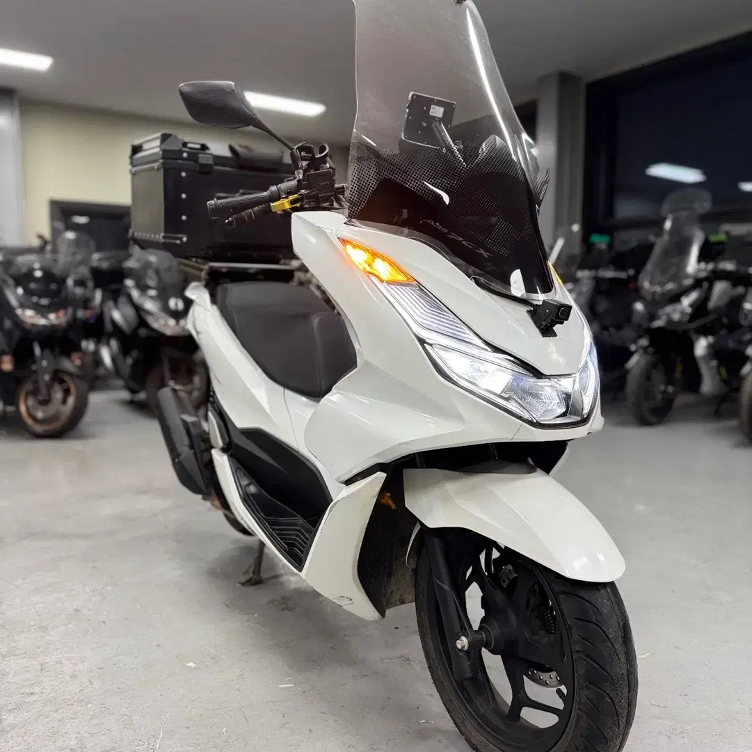 혼다 Pcx125 ABS 22년식 3만Km 블박차량 판매합니다.