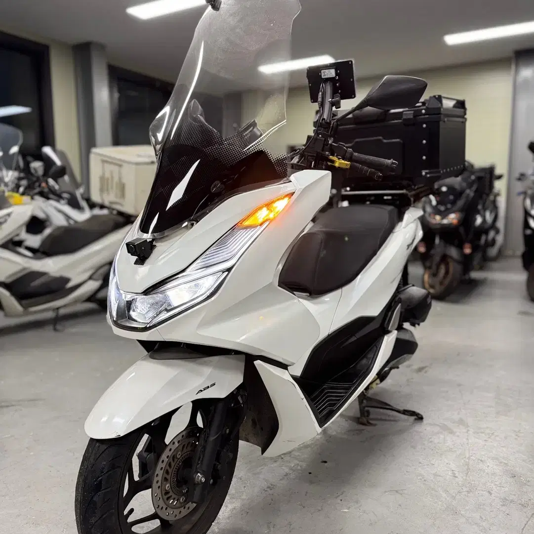 혼다 Pcx125 ABS 22년식 3만Km 블박차량 판매합니다.