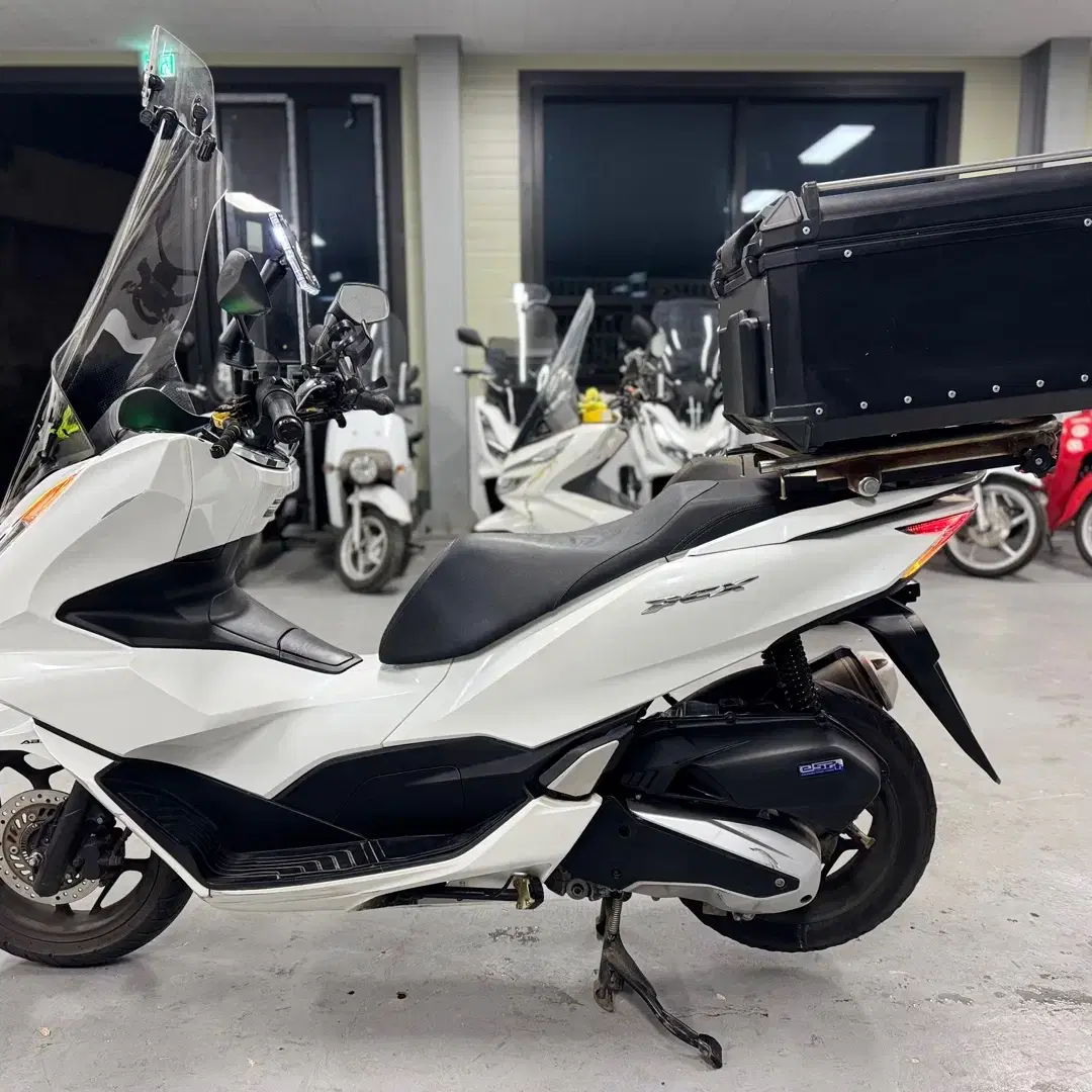 혼다 Pcx125 ABS 22년식 3만Km 블박차량 판매합니다.