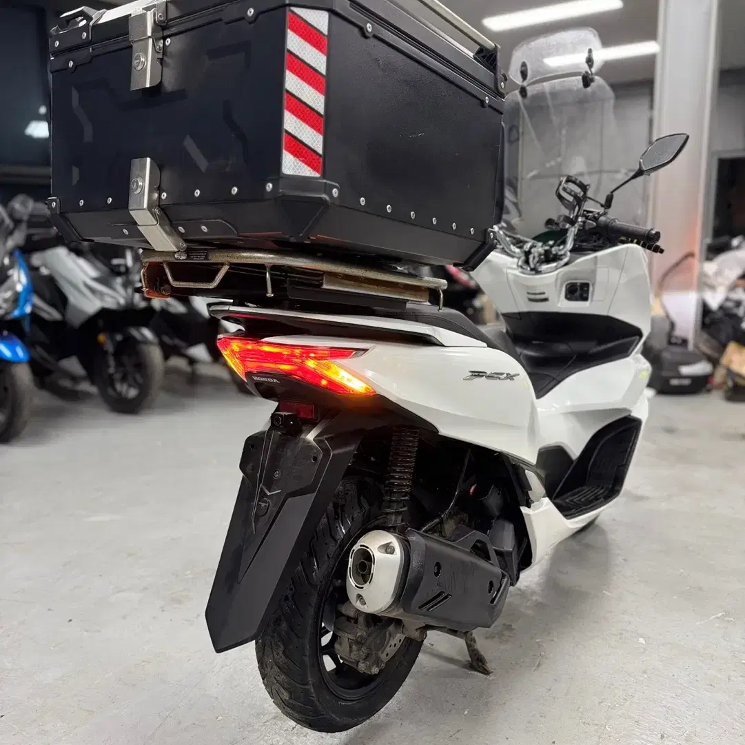 혼다 Pcx125 ABS 22년식 3만Km 블박차량 판매합니다.