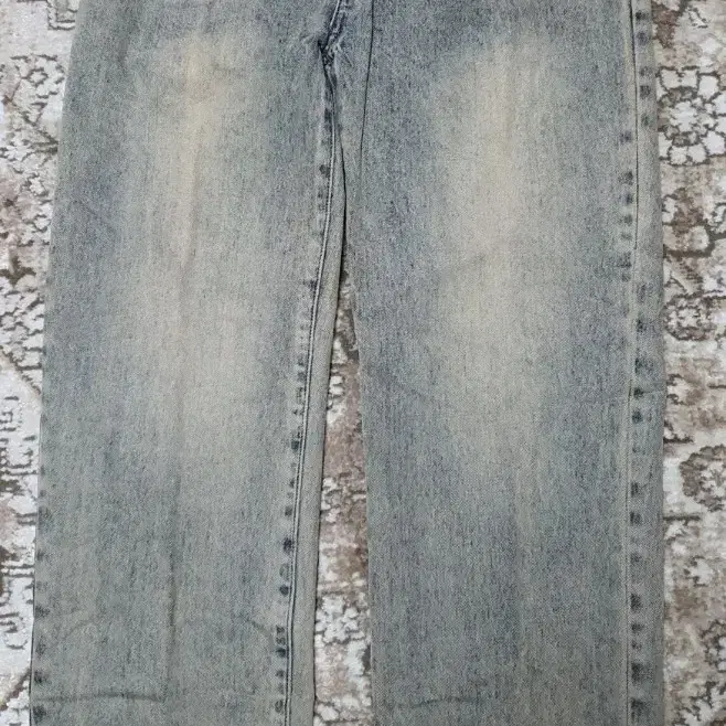 [새상품] 비슬로우 SAND WASHED ONE TUCK DENIM