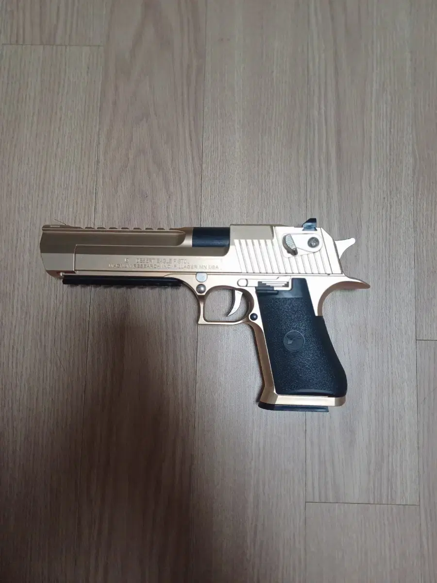 I'm selling a BB gun///Scar (tan), Desert Eagle (gold special), BB electronic target