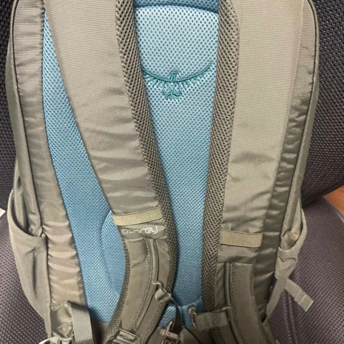 오스프레이 랩탑 백팩 Osprey Axis Laptop backpack