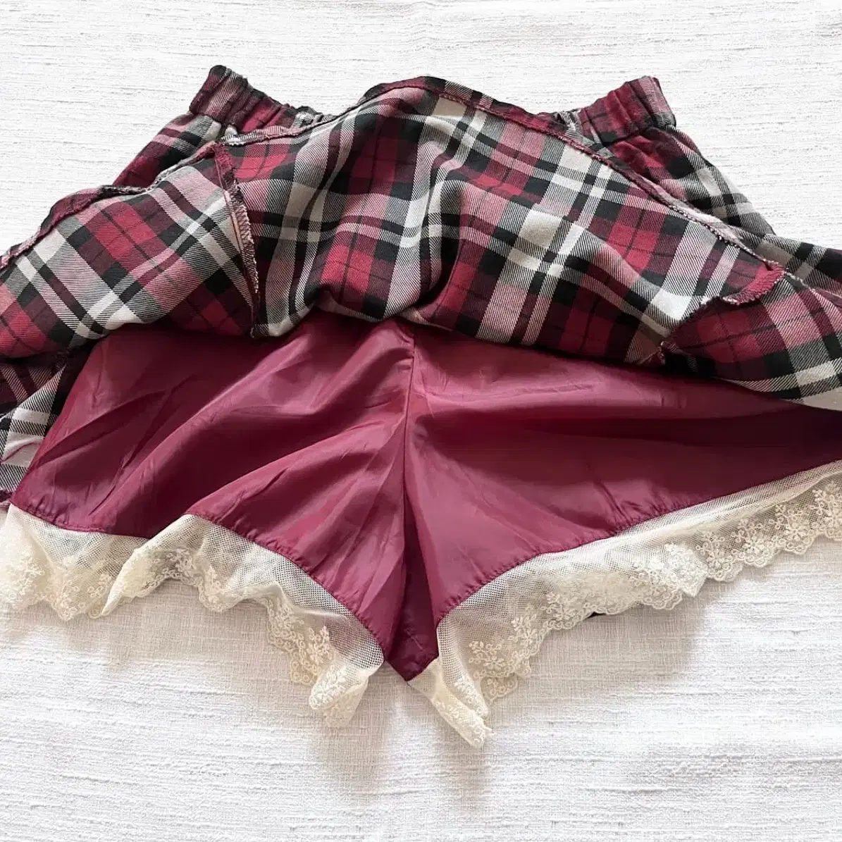 Red check lace skirt-pants