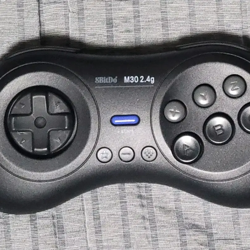 8BITDO M30 2.4G WIRELESS GAMEPAD팝니다.