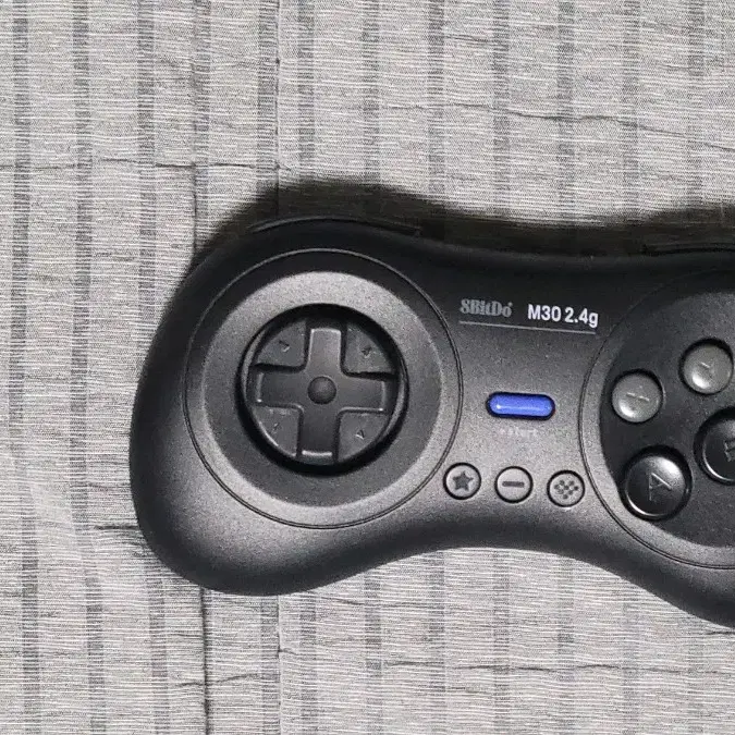 8BITDO M30 2.4G WIRELESS GAMEPAD팝니다.