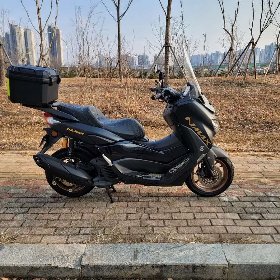 nmax125