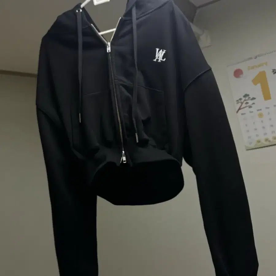 우알롱 후드집업 Signature crop hood zip-up 블랙