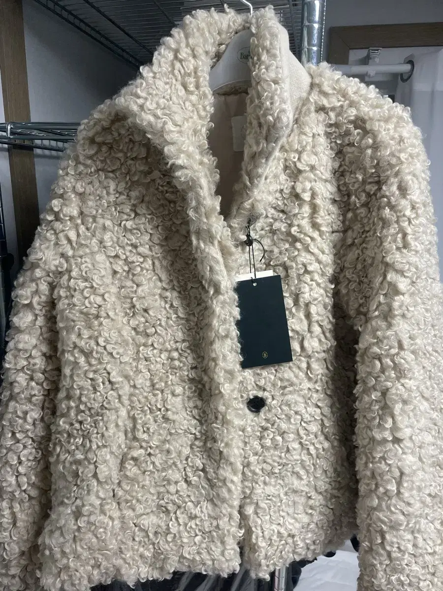 더바넷 Beige Bouffant Eco-Fur Jacket