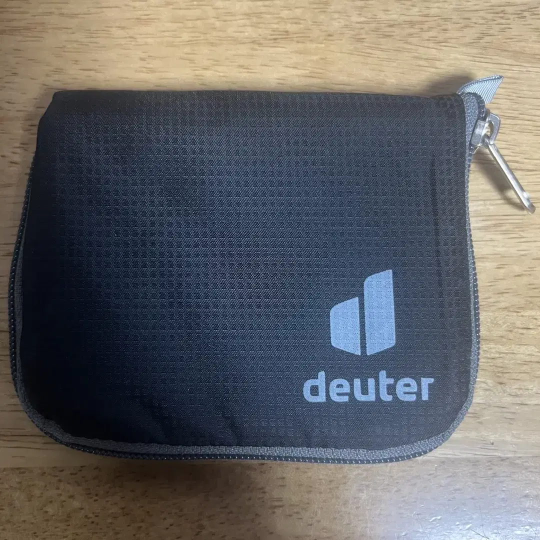 도이터 여행 지갑 (Deuter RFID Block zip wallet)