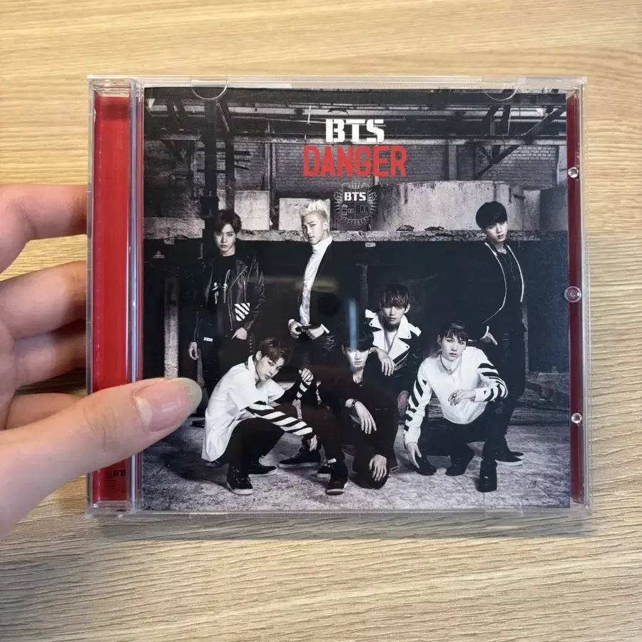 방탄소년단 Boy in luv & Danger 일본 CD