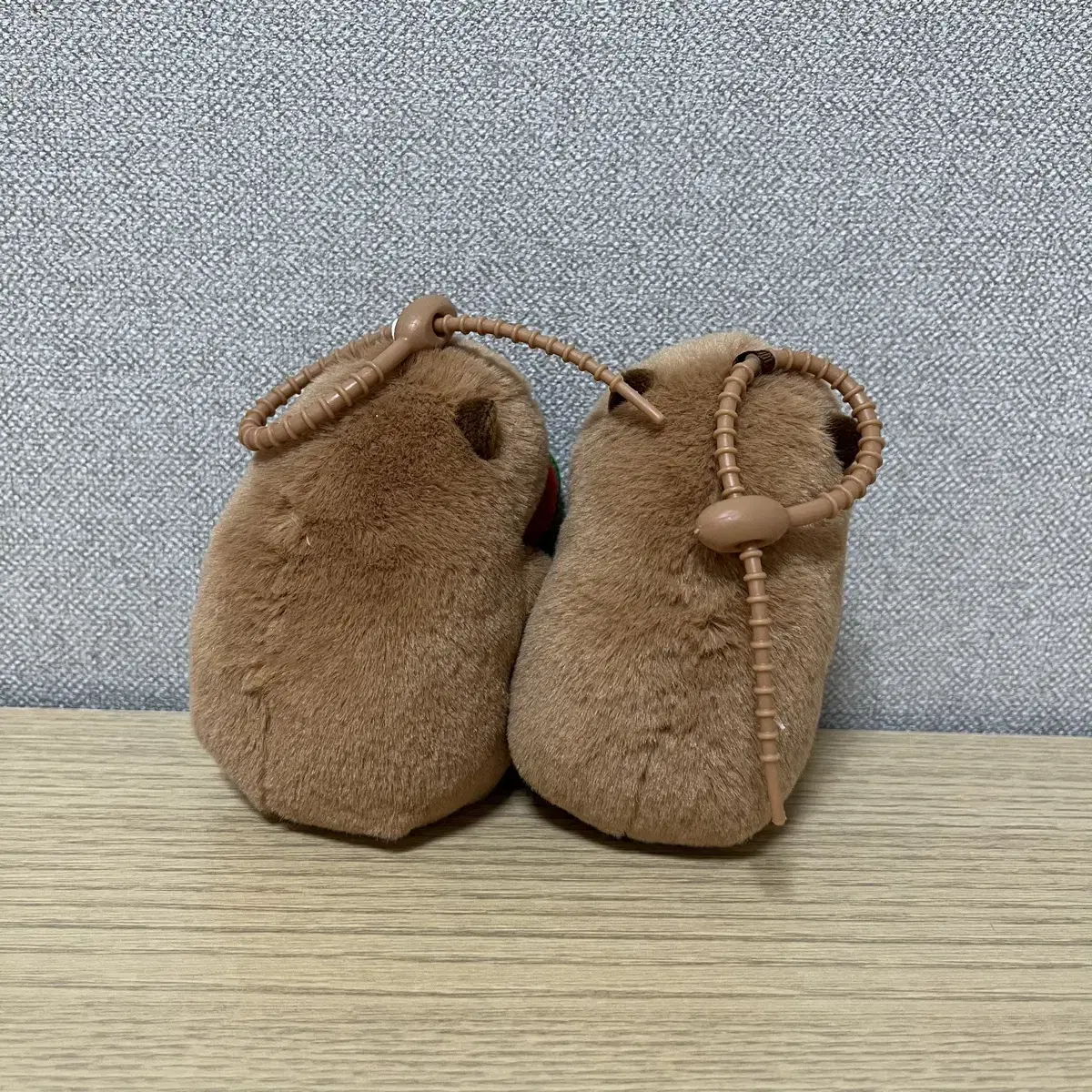 딸기 당근 카피바라 키링 10cm