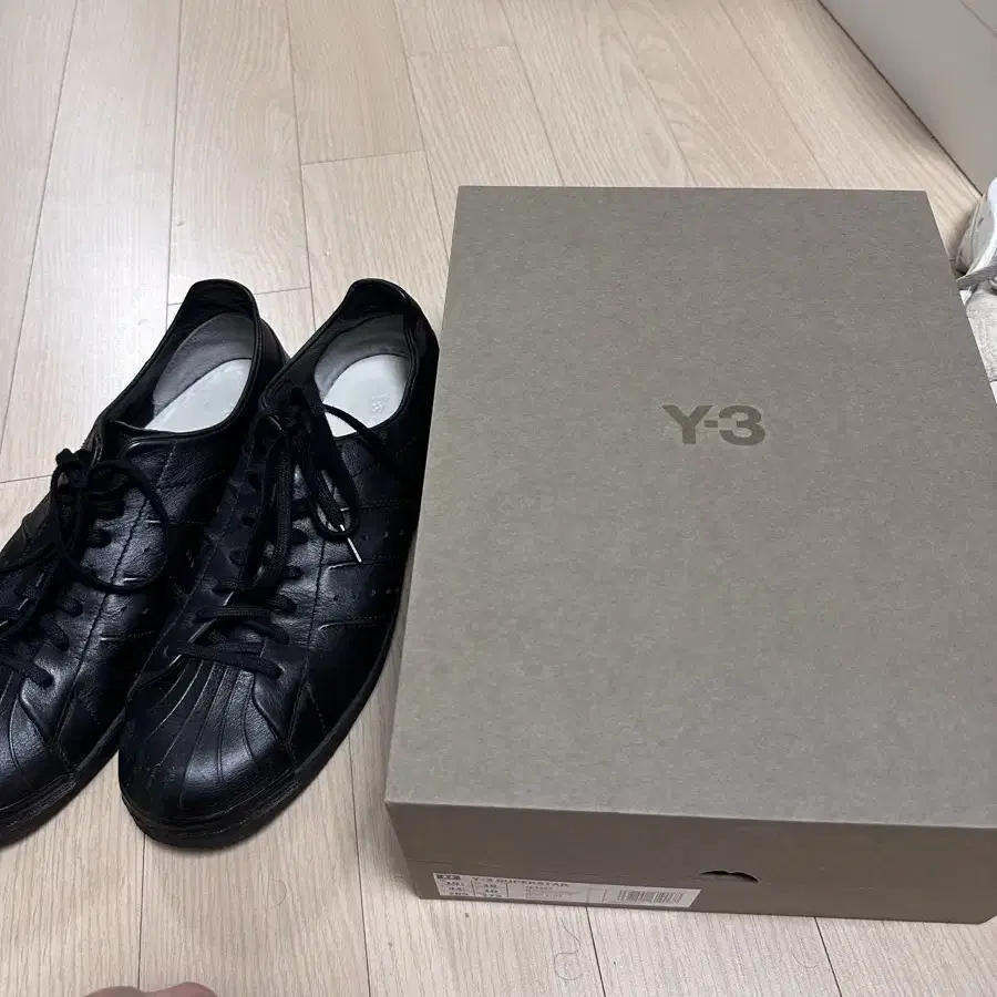 Y-3 슈퍼스타 블랙 레더 44