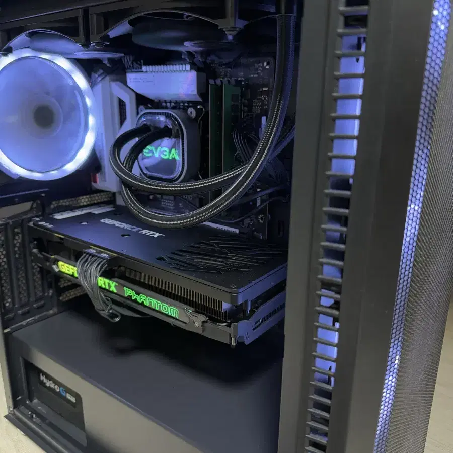 고사양 컴퓨터 Rtx 3070ti 3팬 , 인텔 i7, Evga 수냉쿨러