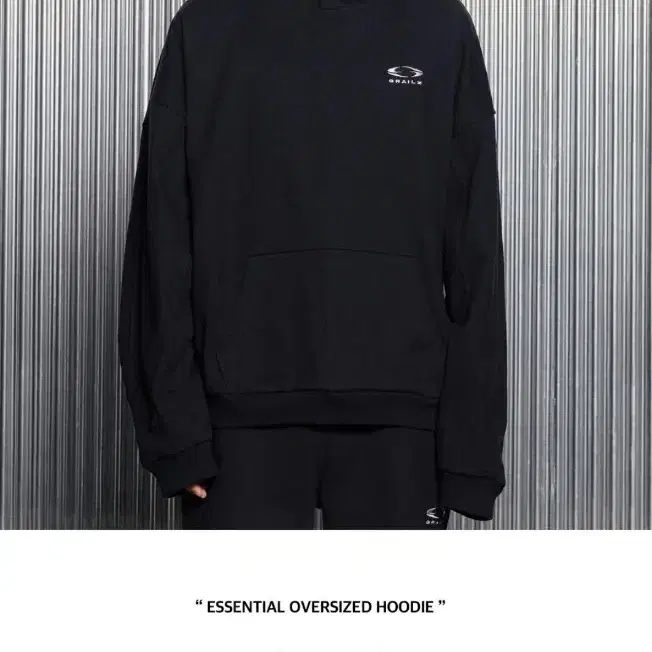 ESSENTIAL OVERSIZED HOODIE [BLACK]