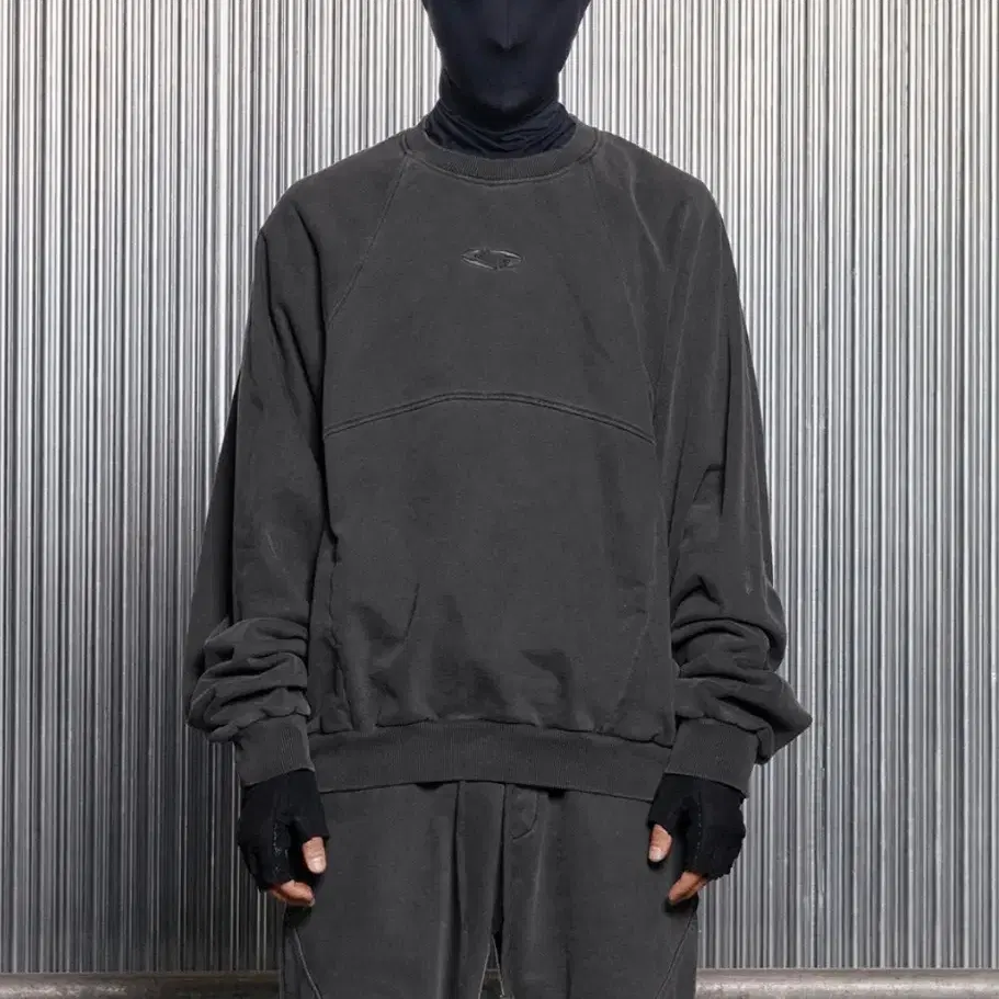 P. DYED STREAMLINE SWEATSHIRT