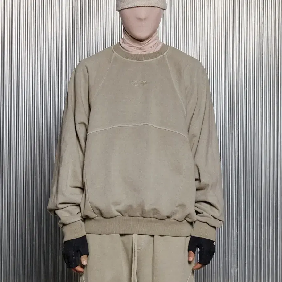 P. DYED STREAMLINE SWEATSHIRT [TAUPE]