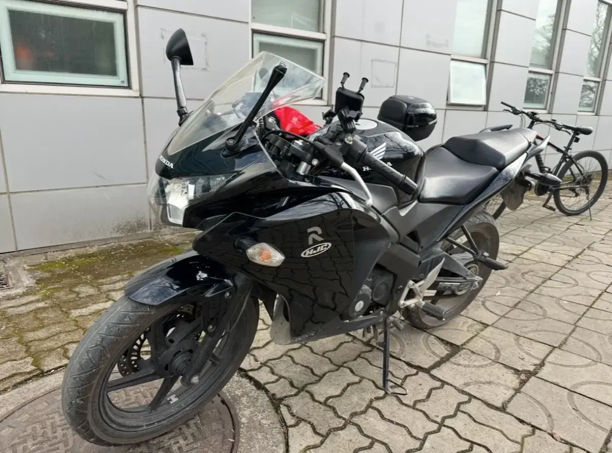 cbr125