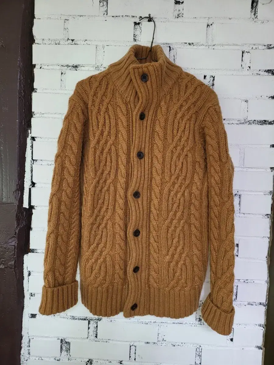 Brand Bling Leads Heavy Wool Cardigan