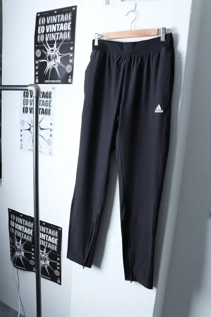 (M) Adidas Tracksuit Pants Black Old School Basic Fit-1409