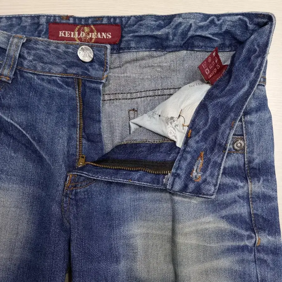 32 KELLO JEANS Kor 워싱아트 데미지워싱 일자진 32-83