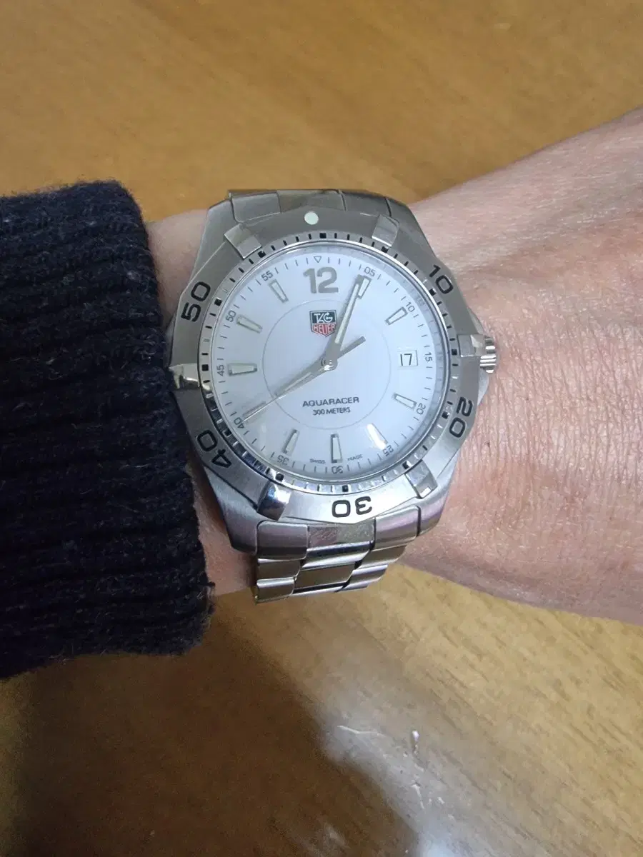 태그호이어 아쿠아레이서 300 쿼츠 39mm 팝니다.