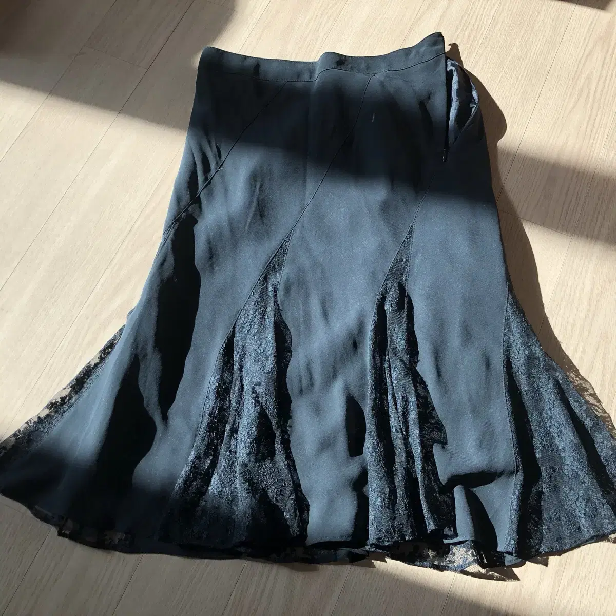 Flower frill black skirt skirt