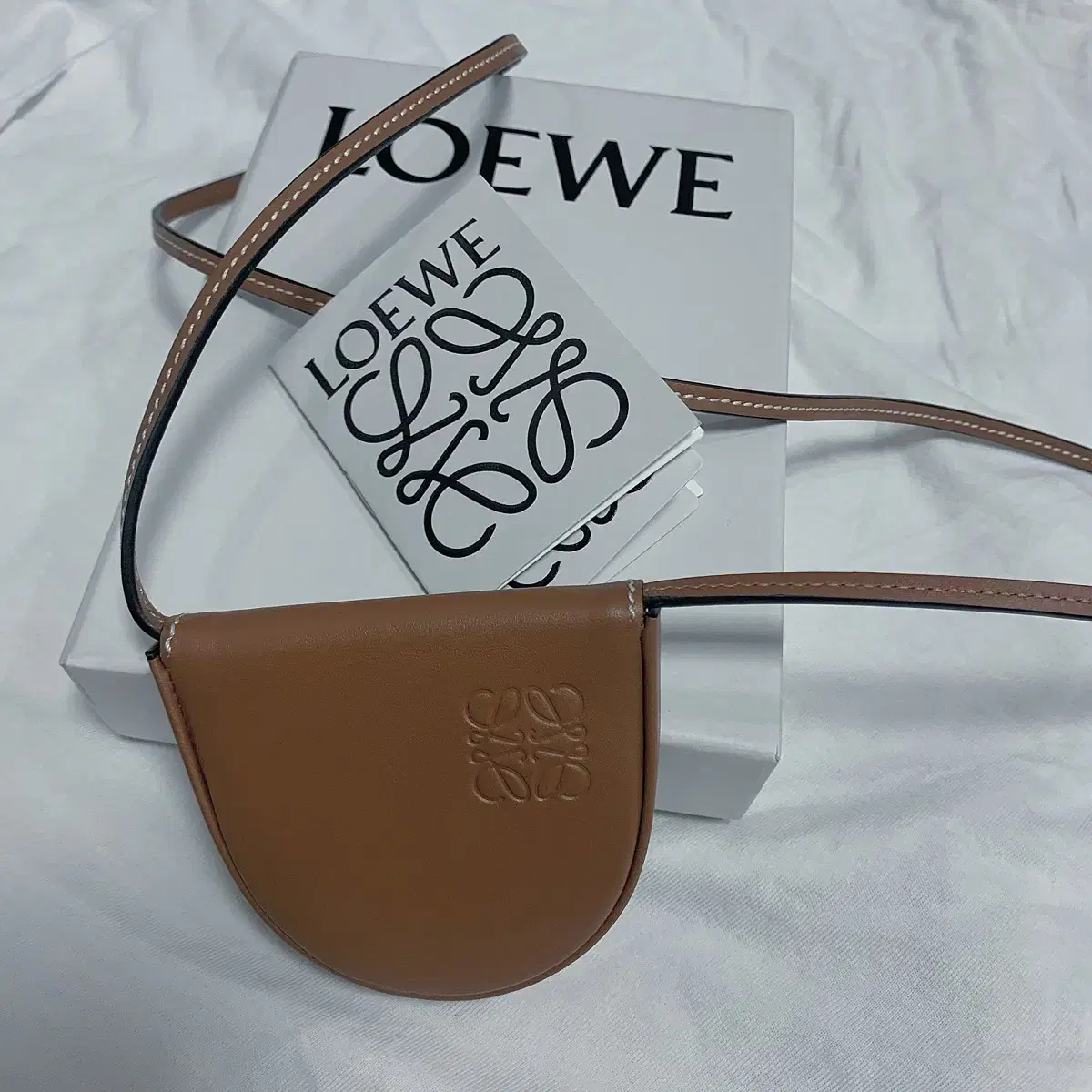 Loewe 로에베 미니 힐 파우치백 67만 -> 40만