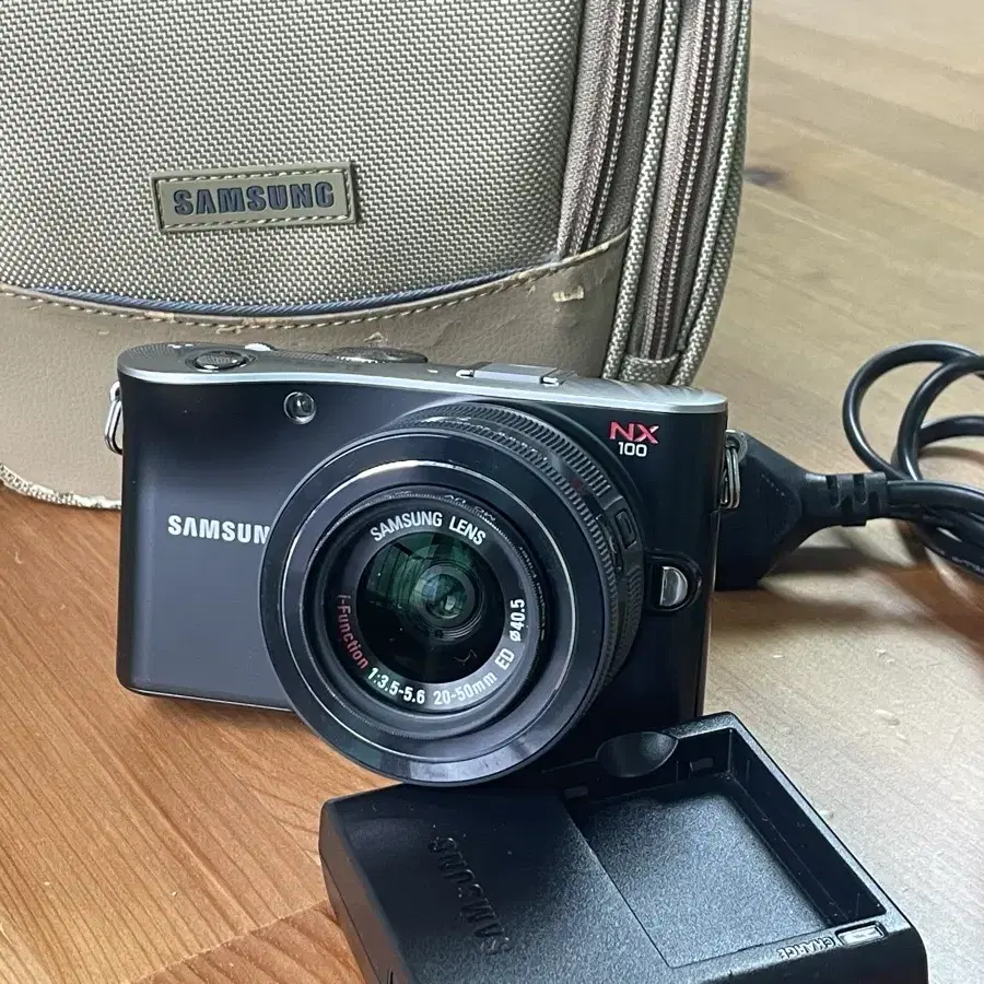 삼성 NX 100 빈티지 디지털 카메라