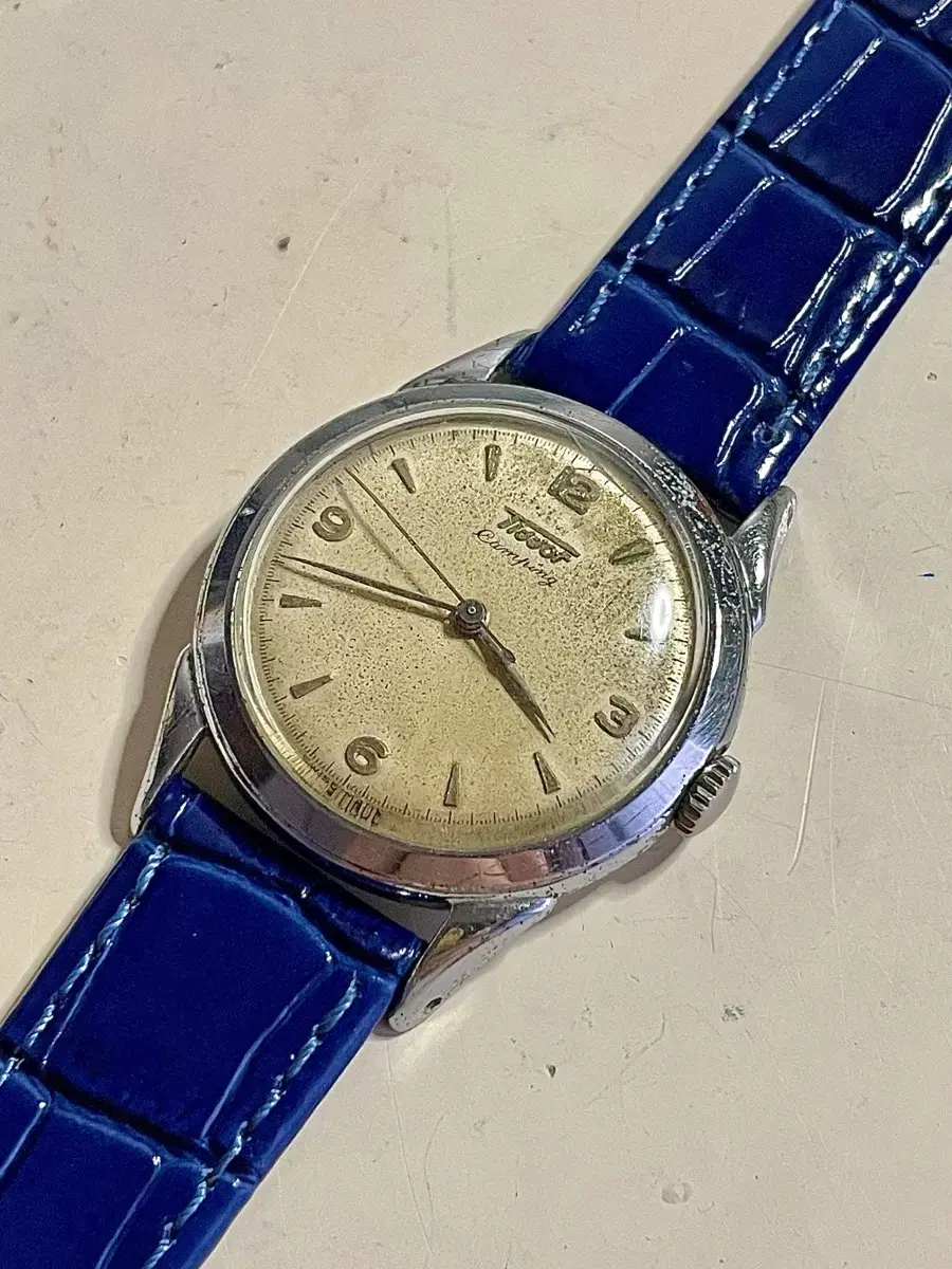 1950년대 빈티지 티쏘 캠핑 수동시계 TISSOT