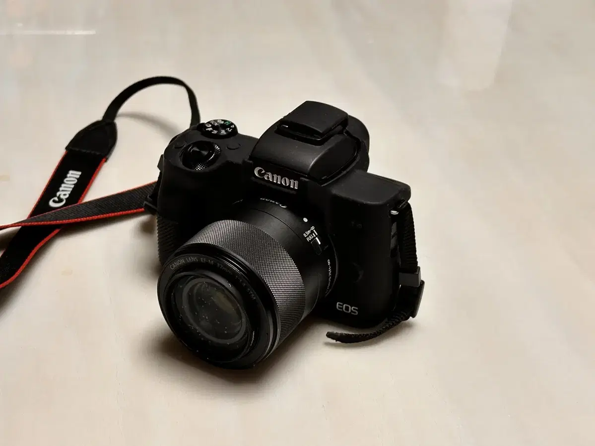 캐논 CANNON M50 카메라바디 + EFM 32MM F1.4 캐논렌즈