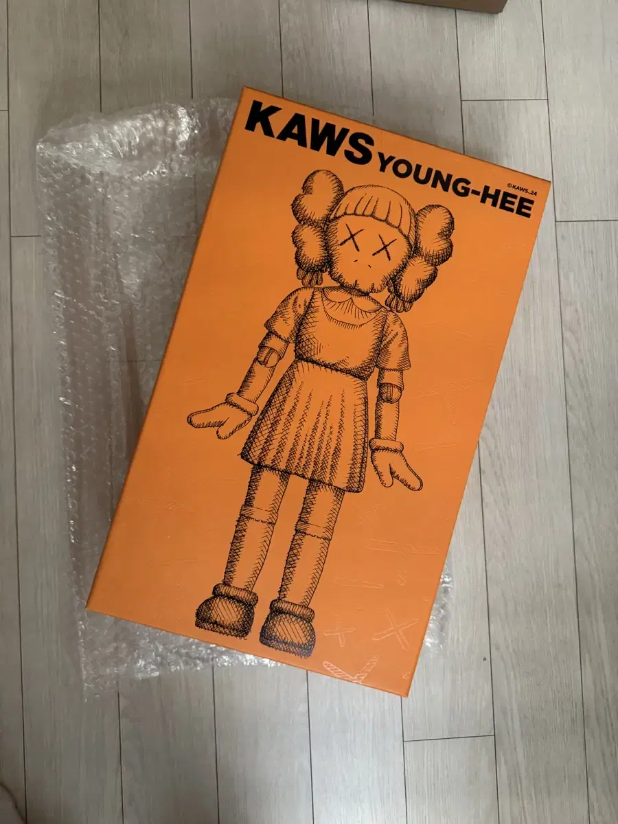 (판매)카우스 x 오징어 게임 영희 바이닐 kaws 피규어 컬러