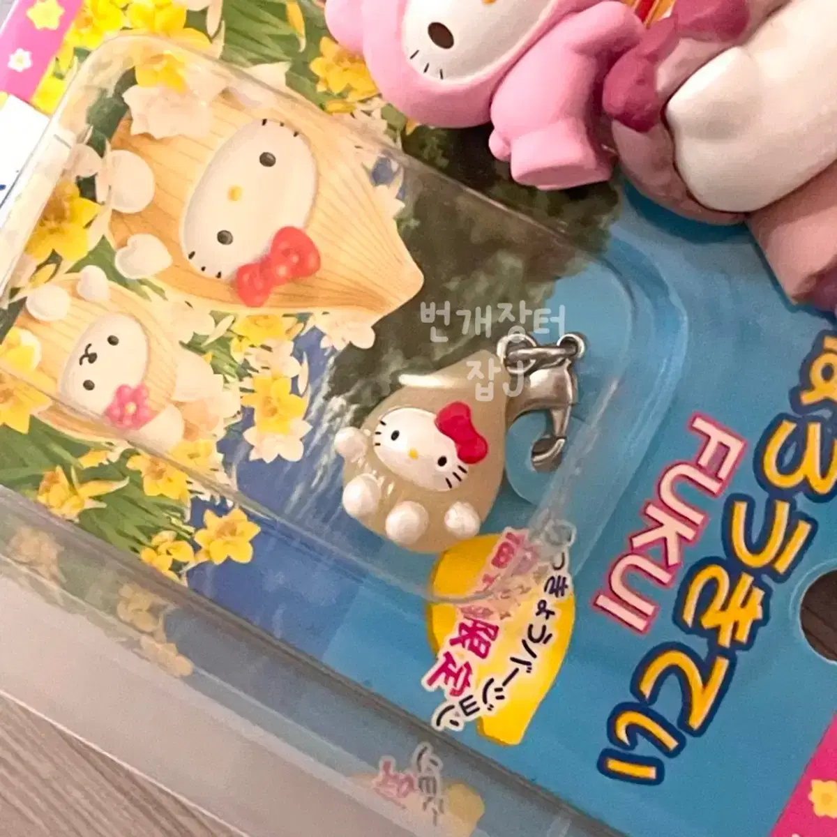 Hello Kitty Classic Boxed Kitty Strap keyring Locky Kitty Figure doll Goods