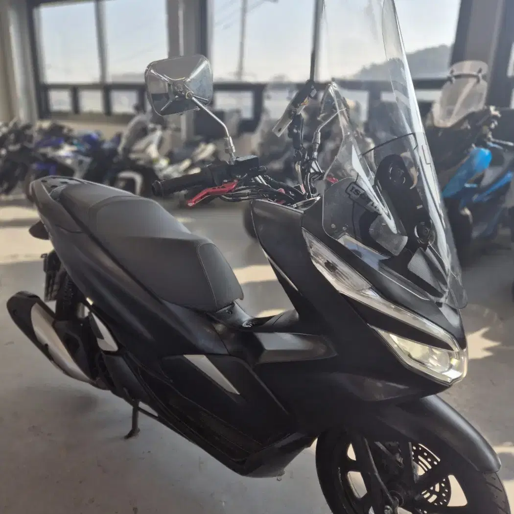 pcx125 20년 짧은키로수 판매합니다@