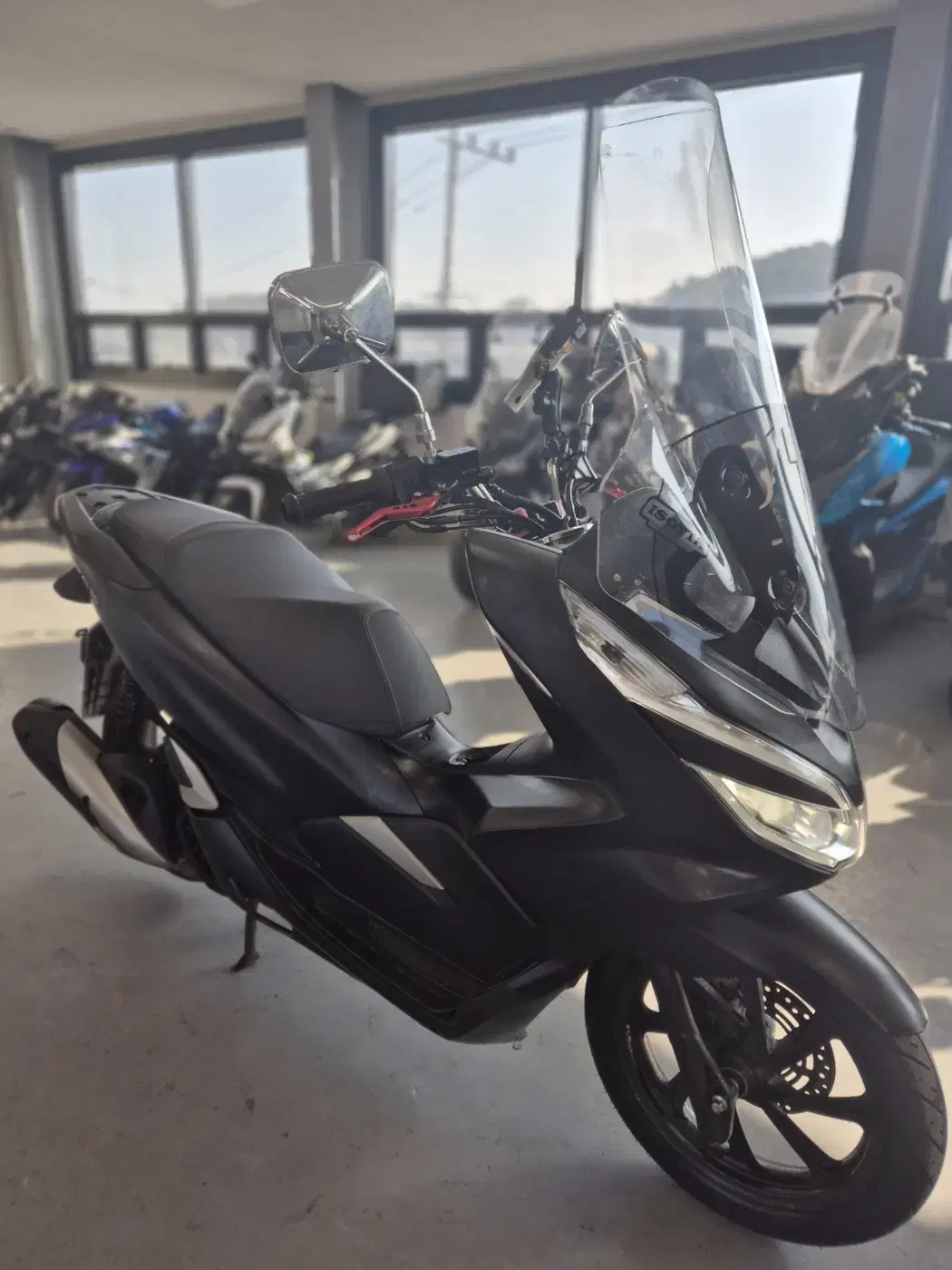 pcx125 20년 짧은키로수 판매합니다@