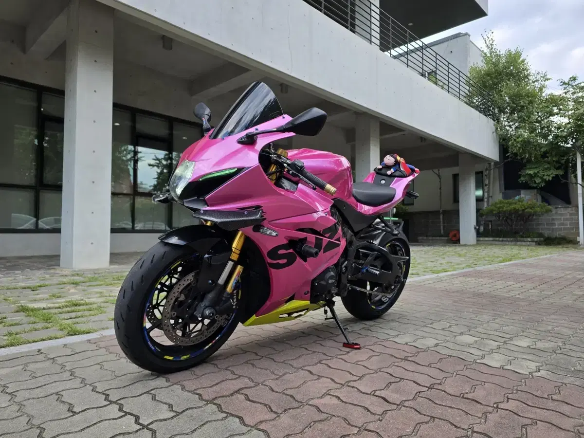 스즈키 R1000R