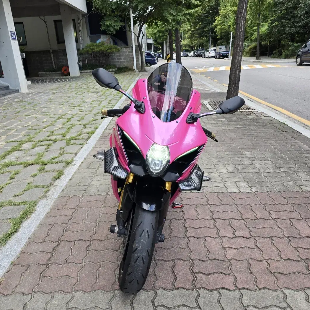 스즈키 R1000R